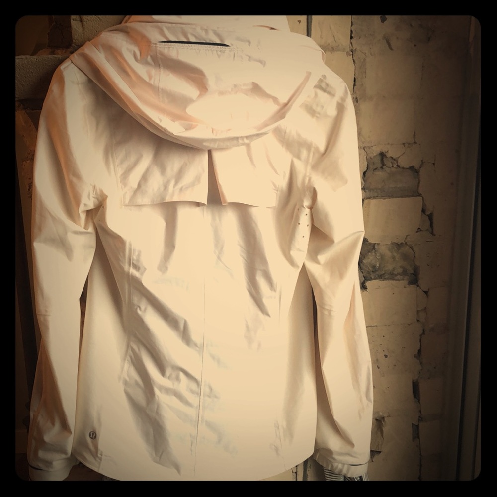 Lululemon windbreaker